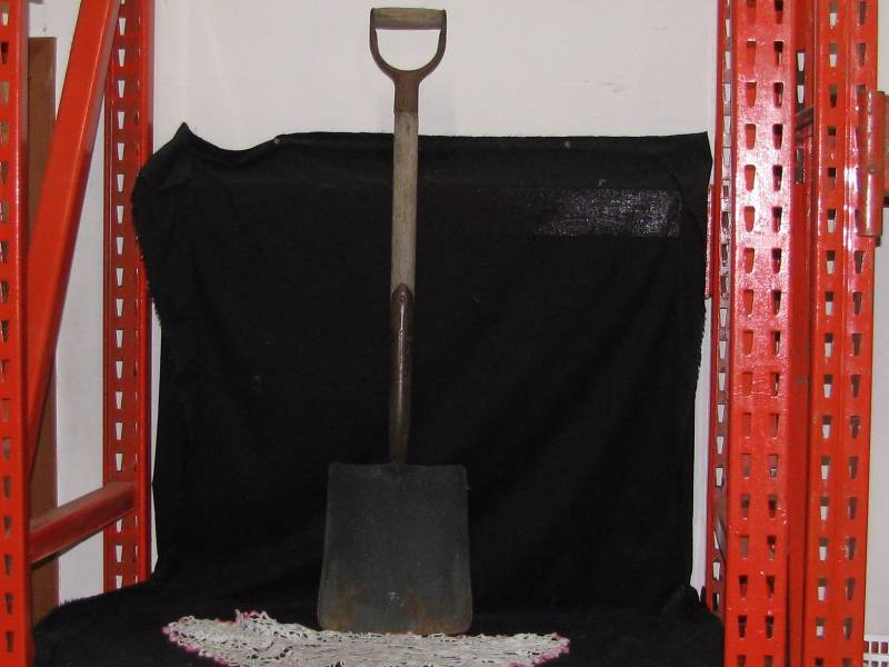lot 73 image: Northern Pacific Railway Shovel