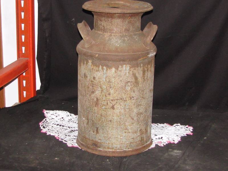 lot 98 image: Cream City Cream Can