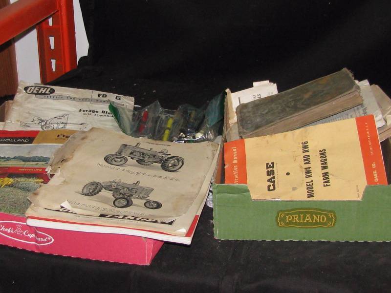 lot 99 image: Farm ManualsAdvertising Pens