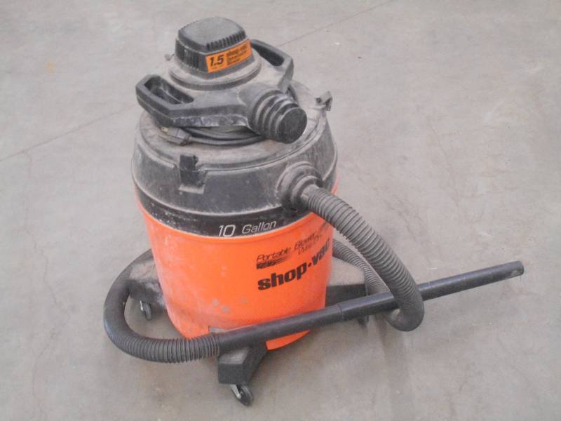 lot 6 image: Shop-Vac 1.5HP WetDry Vac ...