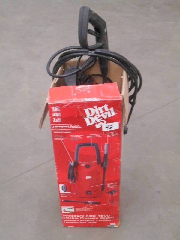 lot 42 image: Dirt Devil 1600 PSI Electric Pressu...