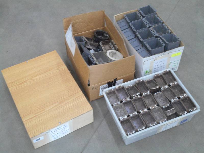 lot 45 image: Lot Of Assorted Weathertight Outle...
