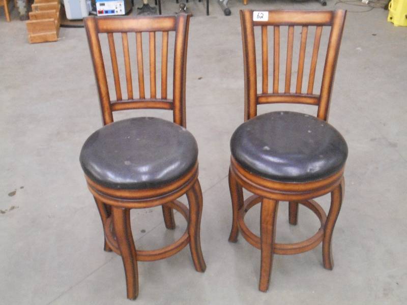 lot 62 image: Set Of Matching Swivel Bar Stools ...