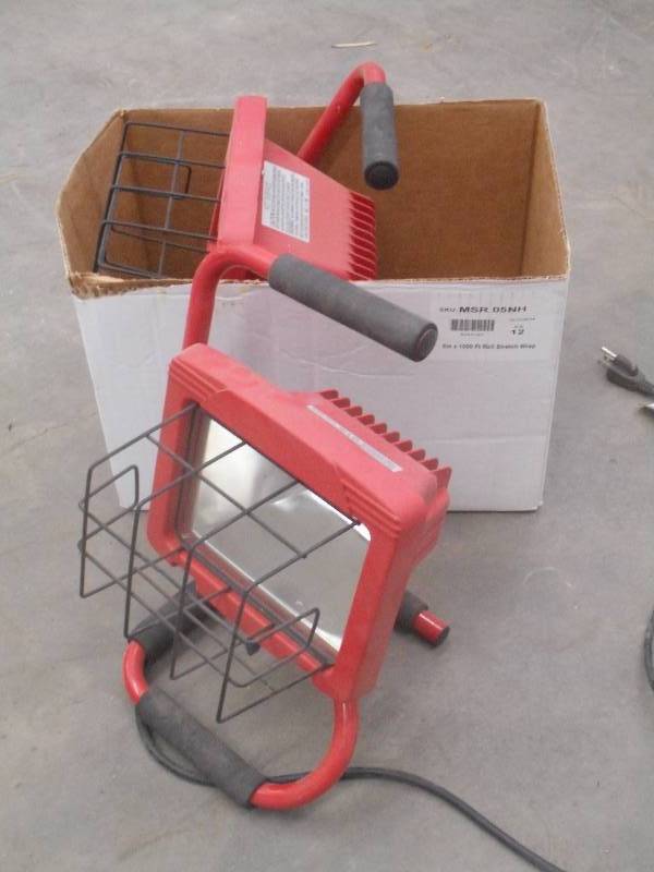 lot 83 image: (2) 120Volt Work Lights ...