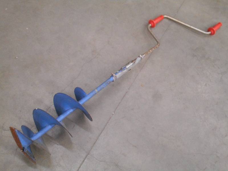 lot 90 image: 10 Ice Auger ...