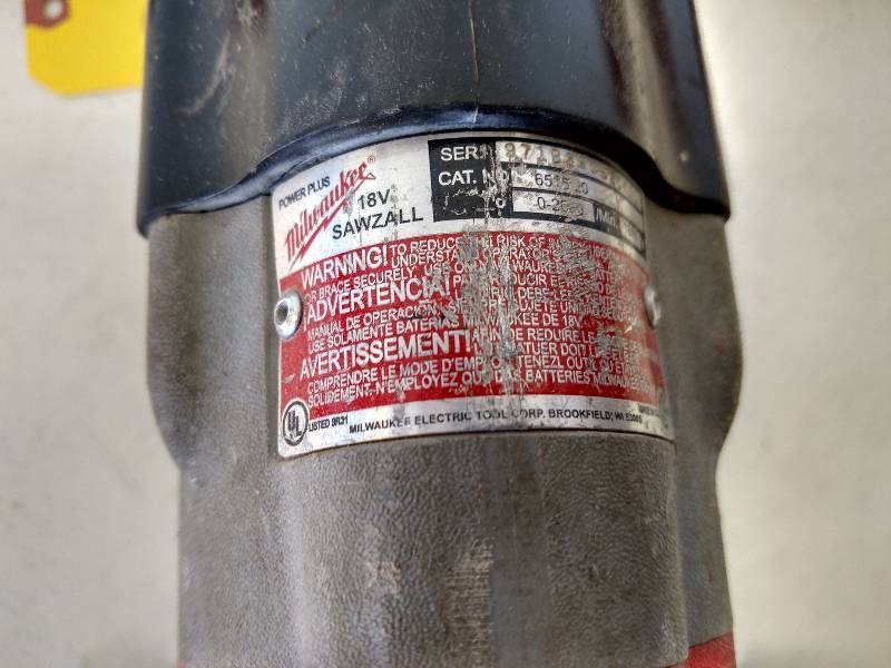lot 16 image: Milwaukee Power Plus 18 Volt Sawzal...