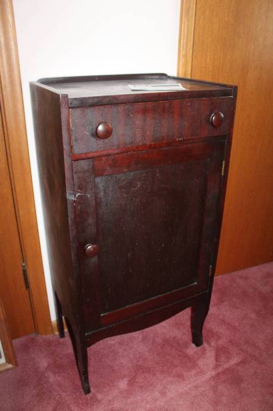 lot 3 image: 1-Drawer 1-Door 5-Shelf Standing Jewelry Box