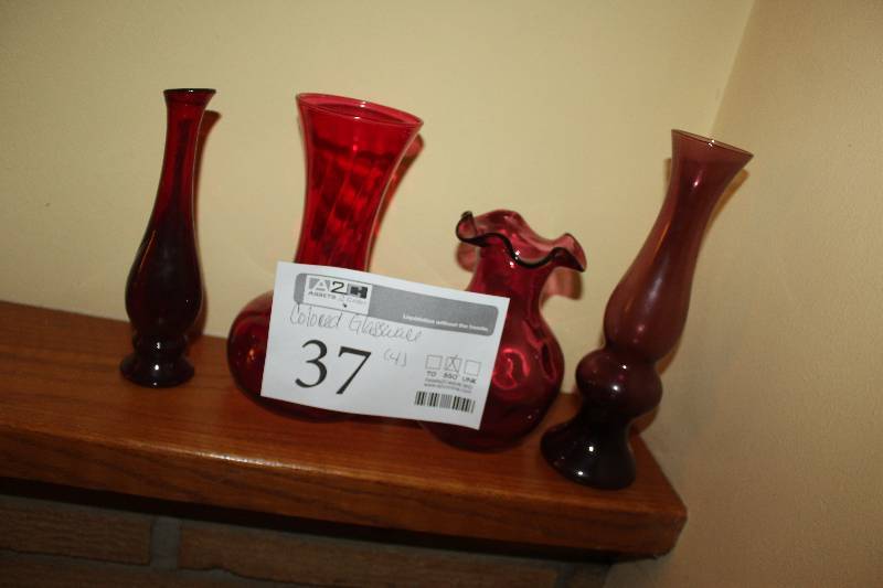 lot 37 image: Lot of (4) Assorted Colored Decorative Glassware