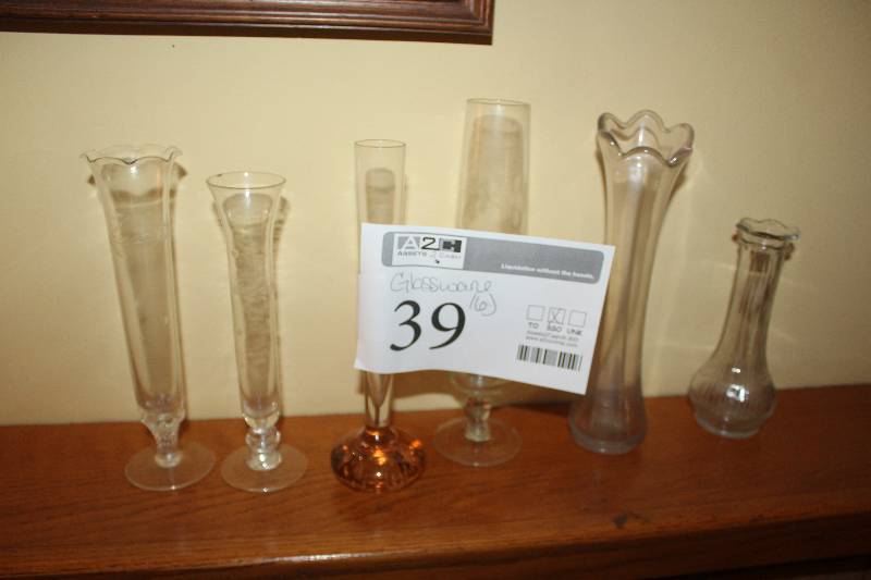 lot 39 image: Lot of (6) Assorted Decorative Glassware