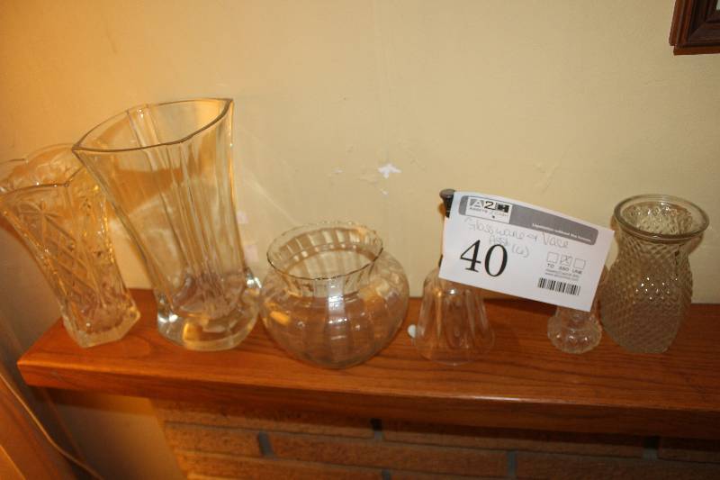 lot 40 image: Lot of (6) Assorted Decorative Glassware, Vase