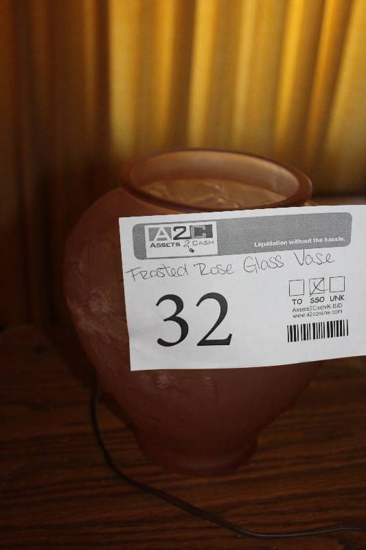 lot 32 image: Frosted Rose Glass Vase