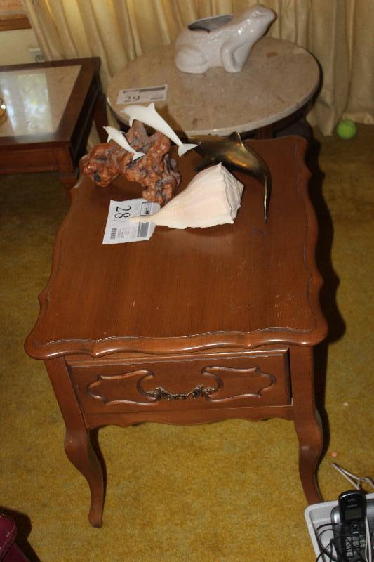 lot 28 image: End Table