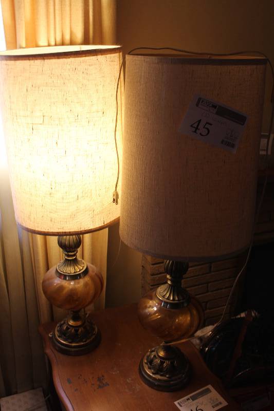 lot 45 image: Lot of (2) Table Lamps