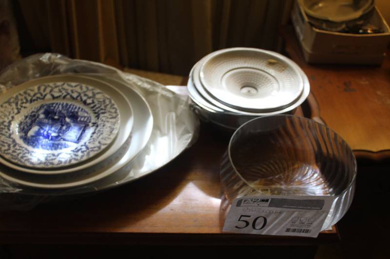 lot 50 image: Glassware