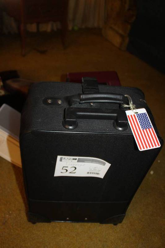 lot 52 image: Luggage