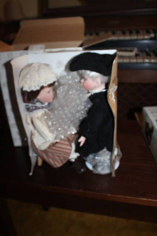 lot 65 image: Lot of (2) Heritage Signature Collection Porcelain Dolls w Certificate of Authenticity