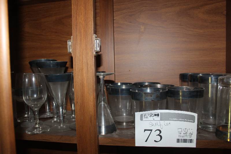 lot 73 image: Shelf Lot of Glassware