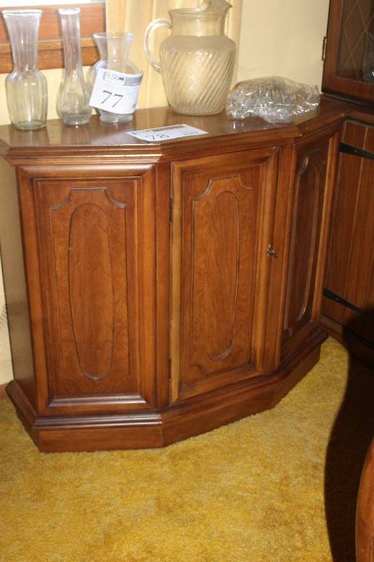 lot 78 image: 1-Door Cabinet