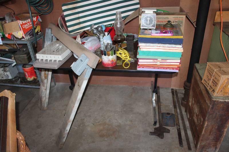 lot 92 image: Table