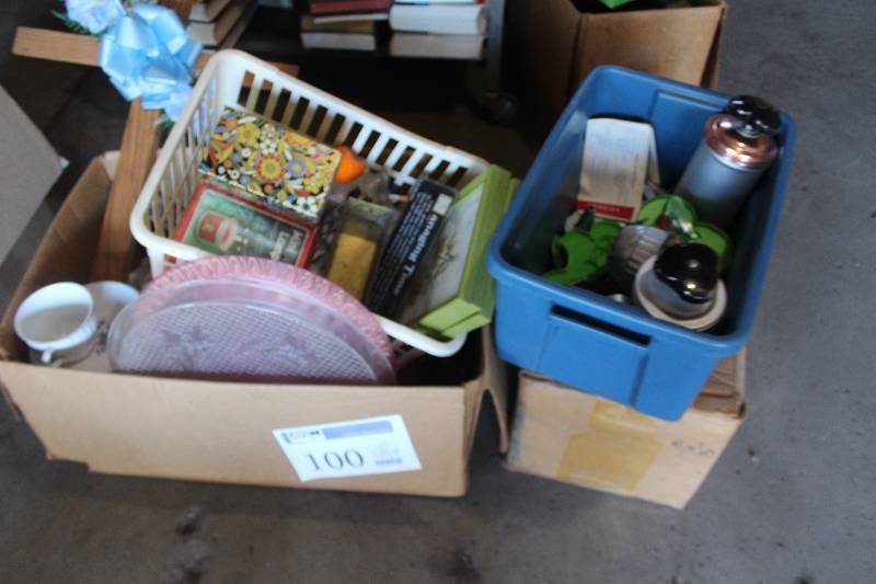 lot 100 image: Box Lot of Misc Household Items