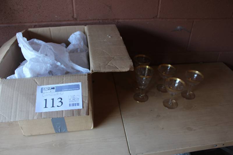 lot 113 image: Glassware