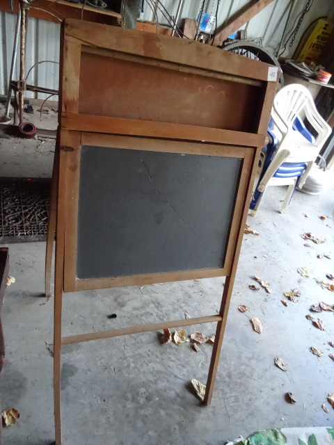 ChalkboardEasel