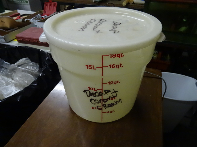 18 Qt. Measuring Container with Lid.