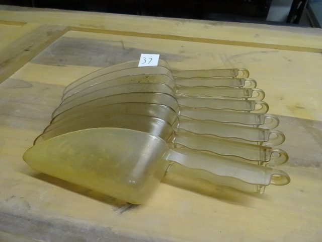 8 Plastic Coffee Bean Scoops