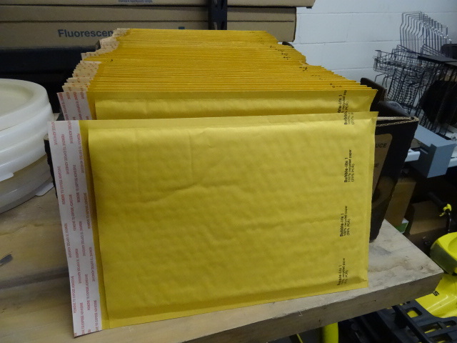 8 X 11 Bubble Envelopes Qty 51
