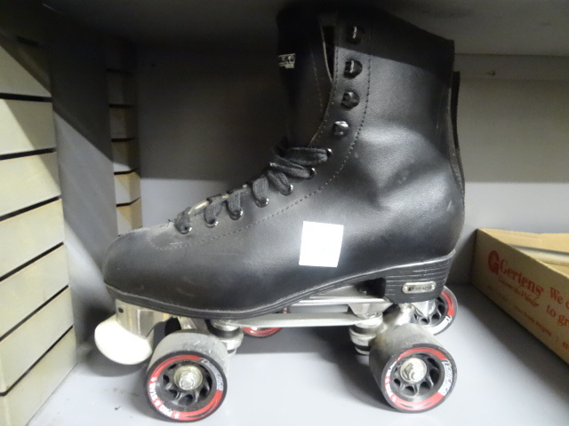 Pair of Chicago Roll Skates, Mens 9