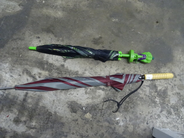 2 Umbrellas