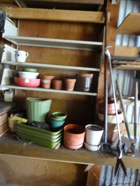 Flower Pots & Garden Tools