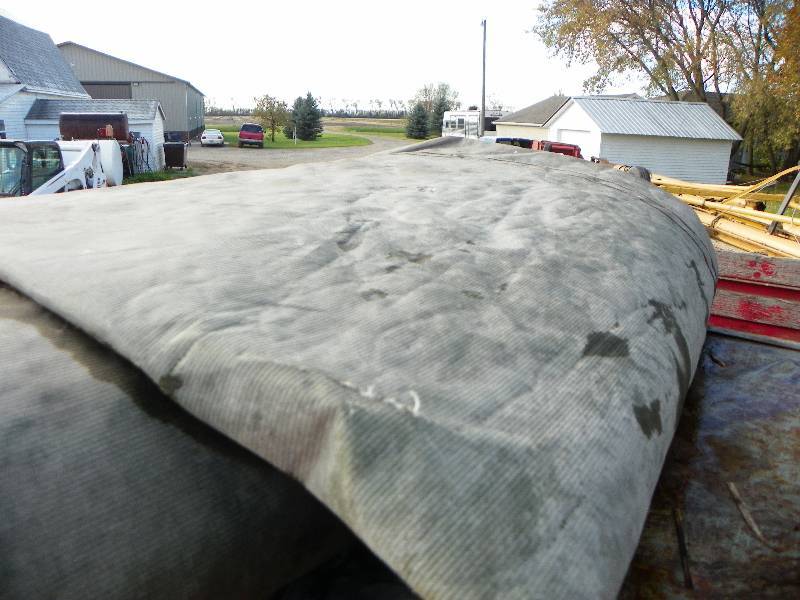 lot 218 image: Tarp