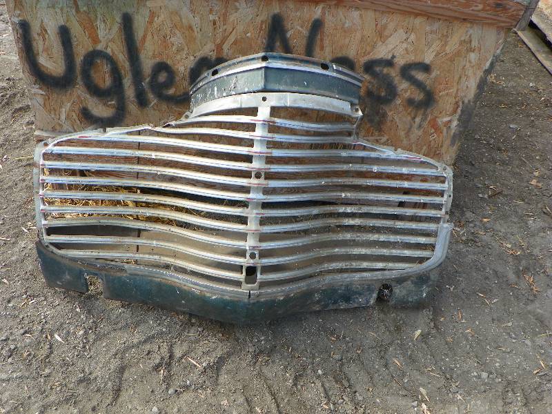 lot 224 image: 1941 Chevy Front Grill