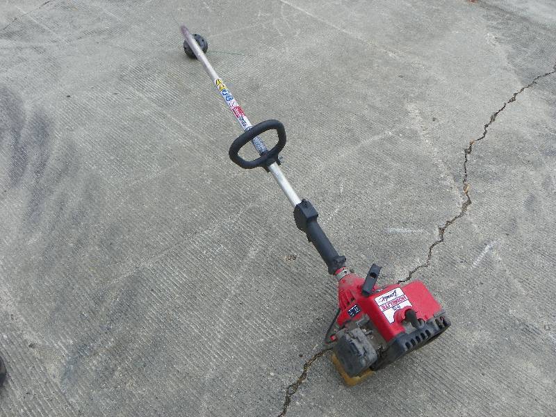 lot 240 image: Weed Trimmer