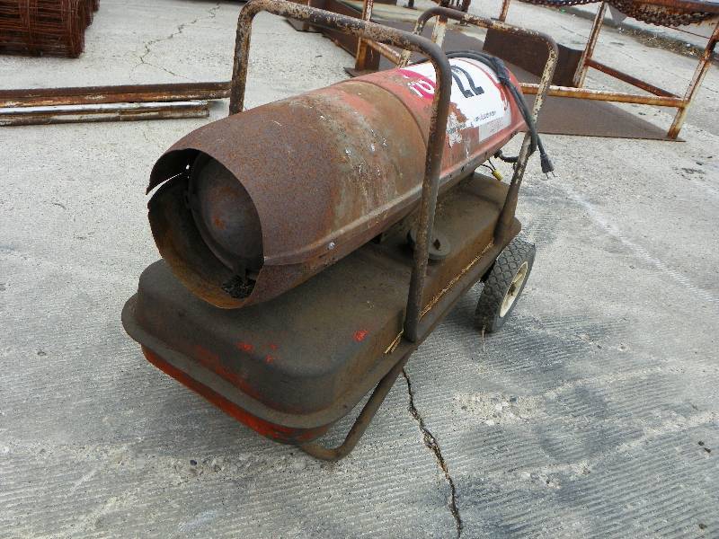 lot 243 image: Kerosene Heater