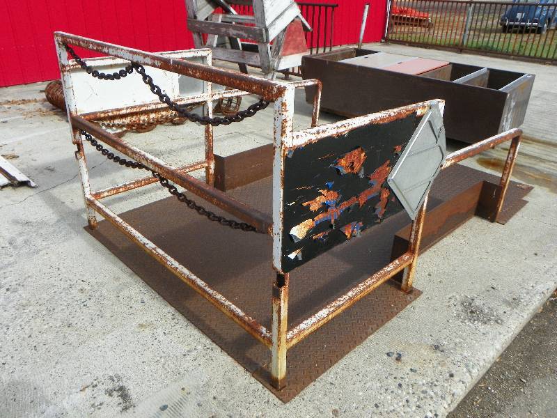 lot 245 image: Bottle Rack