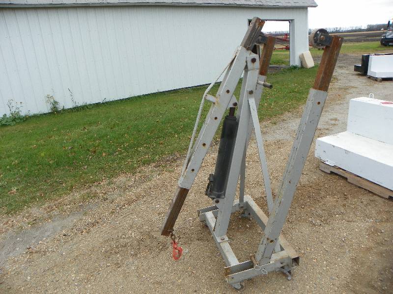 lot 256 image: Cherry Picker