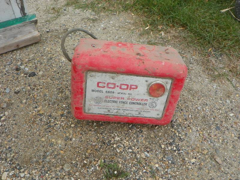 lot 272 image: Electric Fence Controller