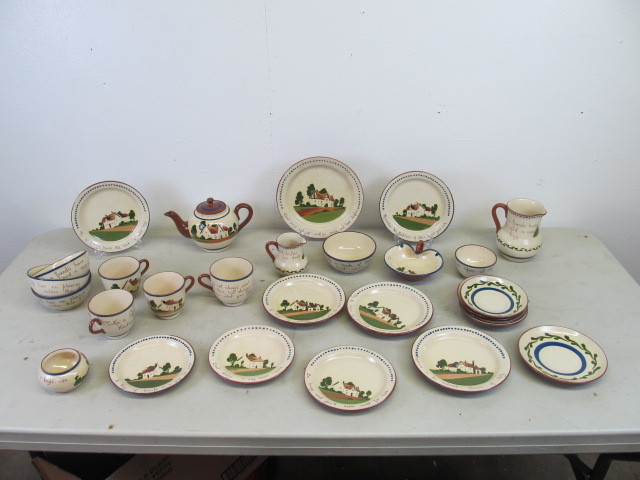 lot 43 image: Large Group of 1930s Torquay Watcombe Motto Ware