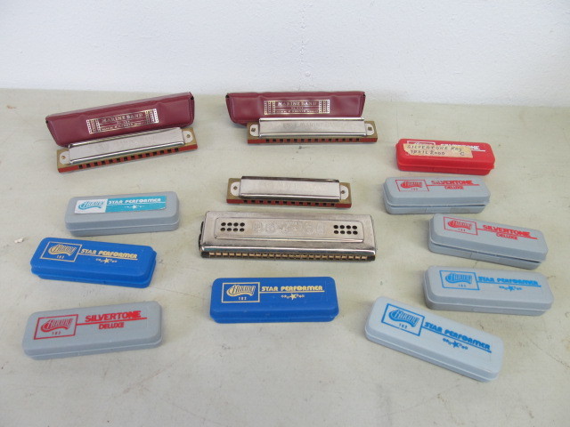 lot 61 image: Quality Collection of Vintage Harmonicas