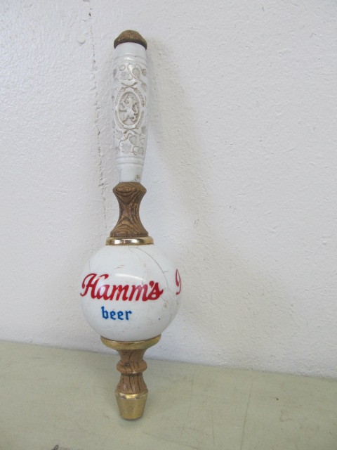 lot 62 image: Vintage Hamms Beer Tap Handle