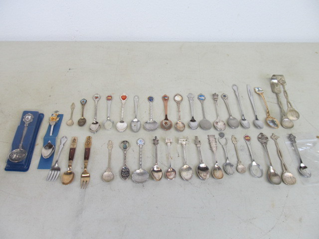 lot 63 image: Collection of Souvenir Spoons