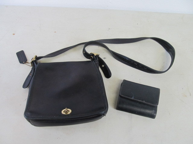 lot 69 image: Authentic Vintage Leather COACH Purse & Wallet