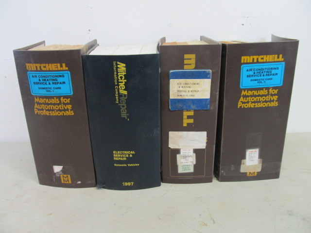 lot 70 image: 4 Large bound Mitchell Automotive Manuals