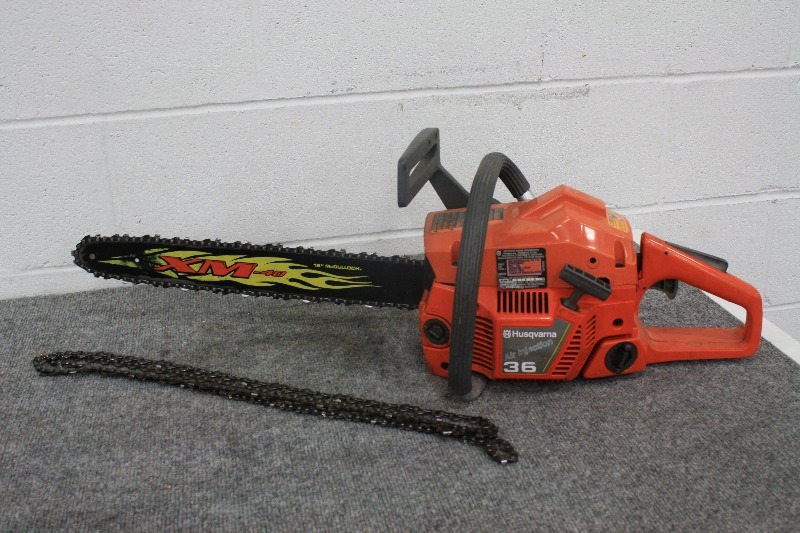 lot 8 image: 18 Husqvarna 36 with 3 Chains