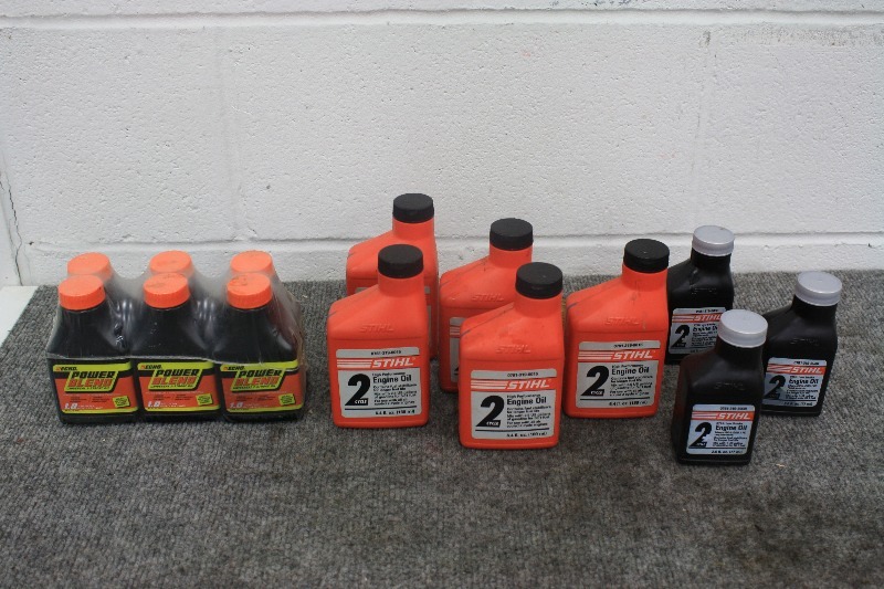 lot 12 image: Bulk 2 Stroke Oil - Stihl - Echo