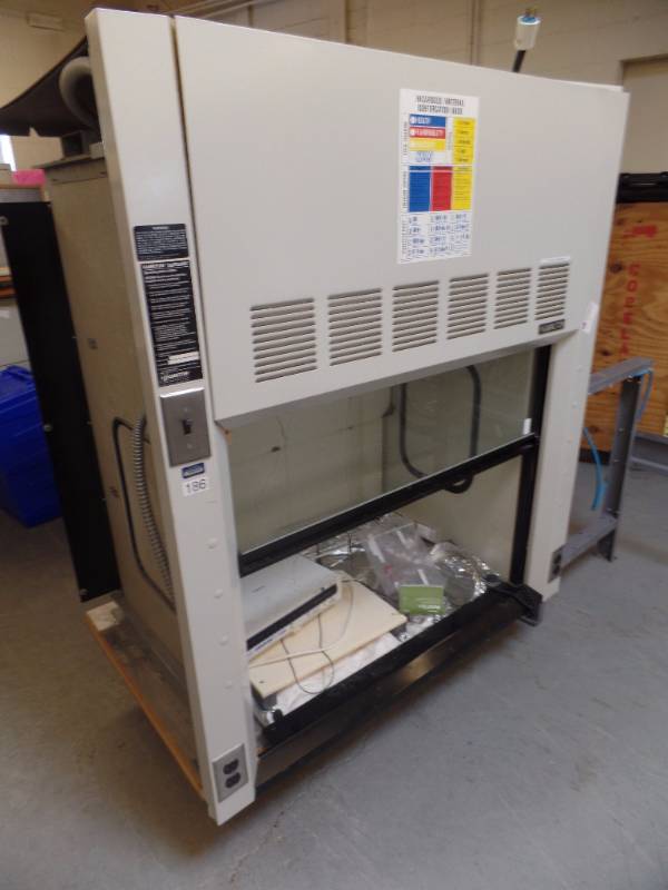 Laboratory Fume Hood with Stand