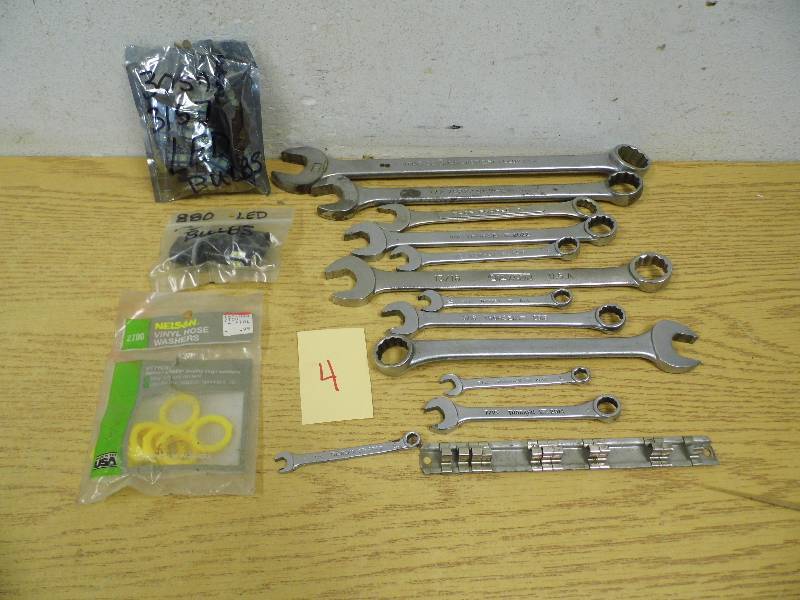 lot 4 image: Wrenches & LED Bulbs