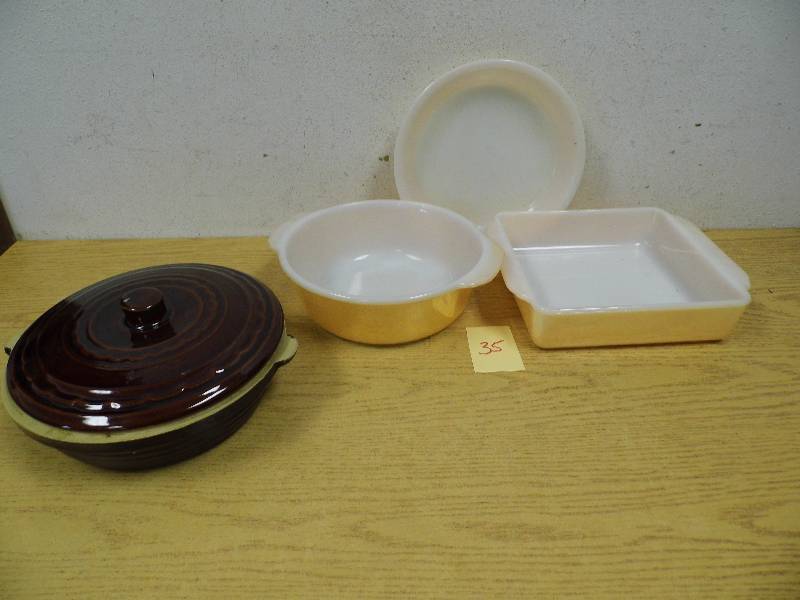 lot 35 image: 3 Pyrex Dishes - Crock Bowl w lid